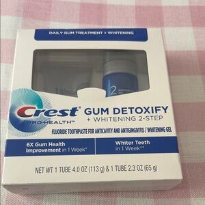 1 Crest Gum Detoxify + Whitening 2-Step Kit - Blue & White